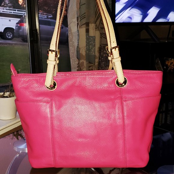 NEW MICHAEL KORS EAST WEST $398 MAGENTA PEBBLE LEATHER WITH GOLD LEATHER LINING - Picture 8 of 10